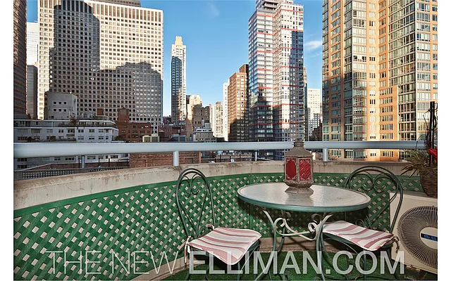 Sold by Douglas Elliman | media 19