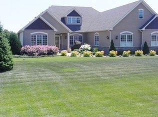 9010 N Stonewall Dr, Newark, IL 60541