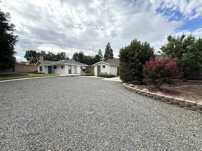 8826 Fair Oaks Blvd — Photo 1