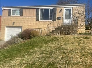 4413 Woodhill Dr, Homestead, PA 15120