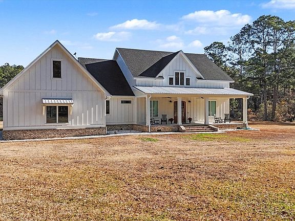 3rd image of 861 Saint Paul Rd