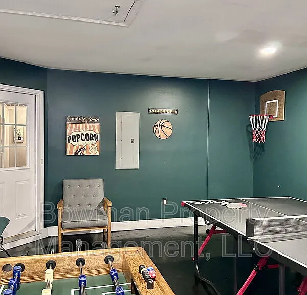 255 Camelot Dr — Photo 21