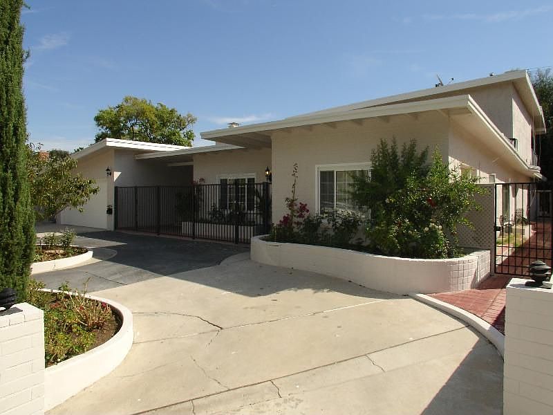 1st image of 4836 Tyrone Ave