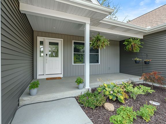 5th image of 315 Prairiewood Dr