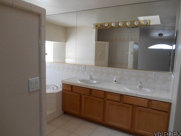 5th image of 2160 E Bella Vista Dr
