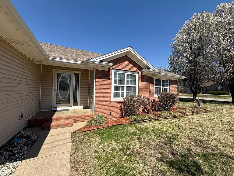 500 Clifton Ct — Photo 2