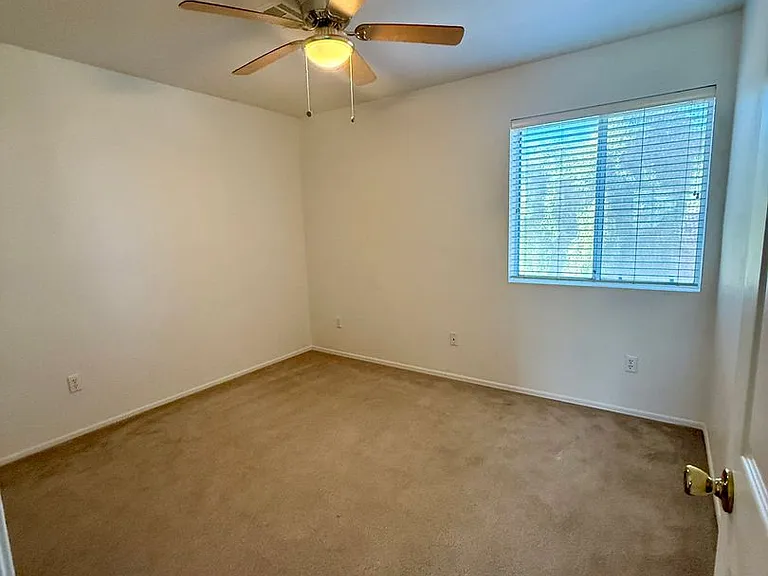 10736 S Calle Raquel — Photo 12