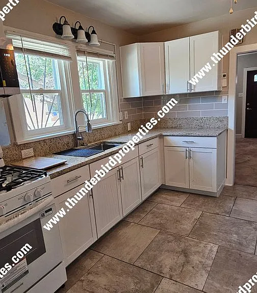 607 Delamar Ave NW — Photo 5