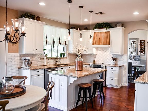 farmhouse kitchen