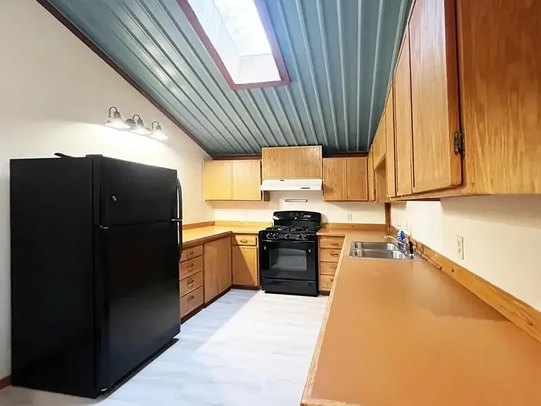 1810 Charnelton St — Photo 7