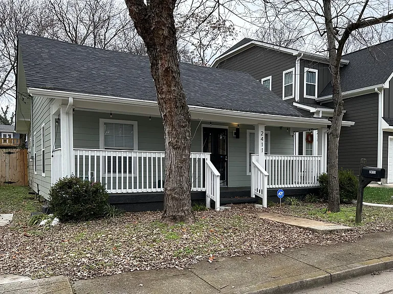 2411 Alameda St — Photo 17