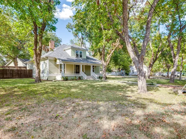 810 S College St, Waxahachie, TX 75165