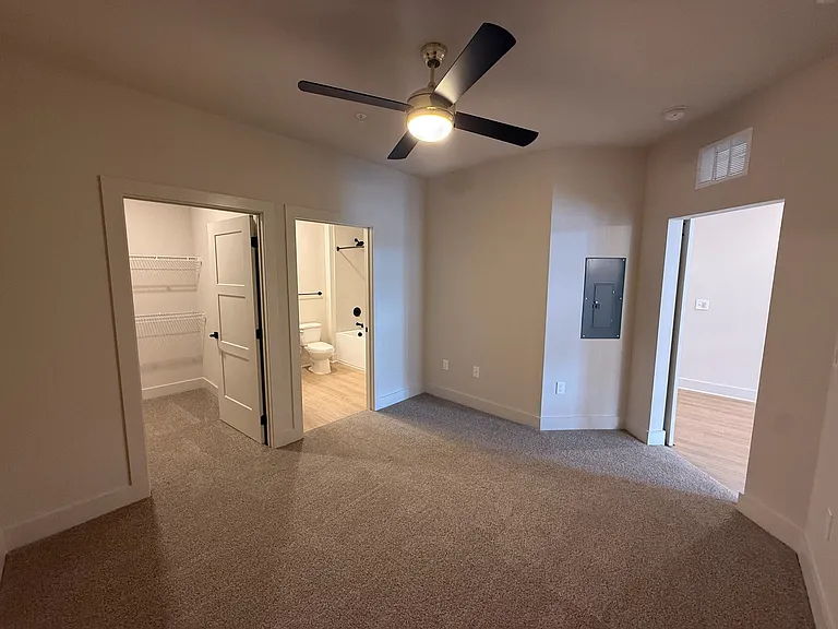 District on the Etowah Apartments — Photo 372