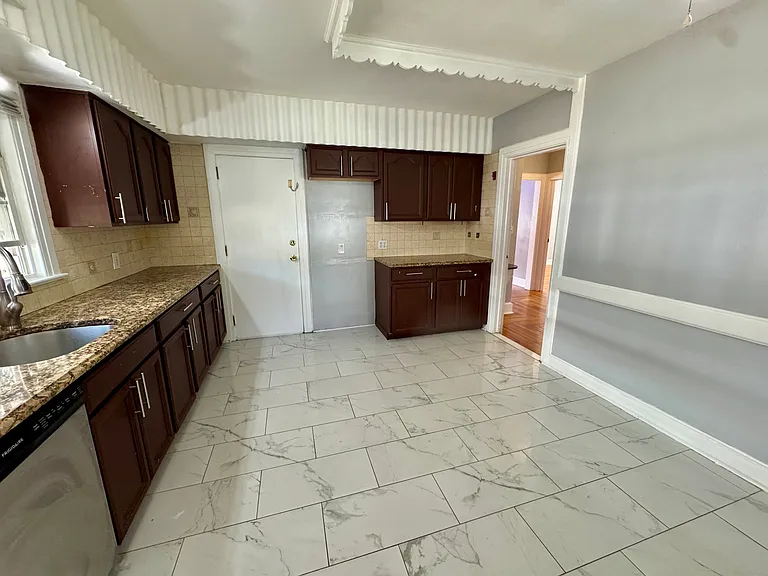 28-32 Lenox Ave #1 — Photo 7