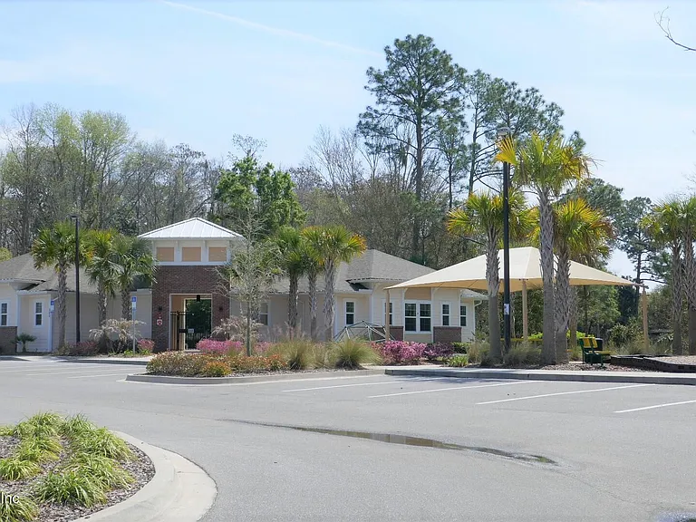 375 Great Lakes Ct — Photo 45