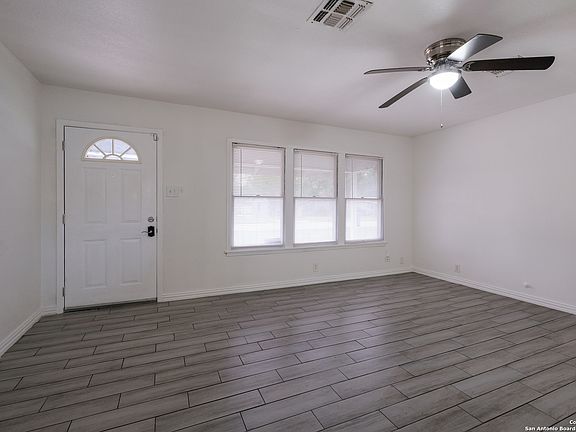 5th image of 322 E PALFREY ST