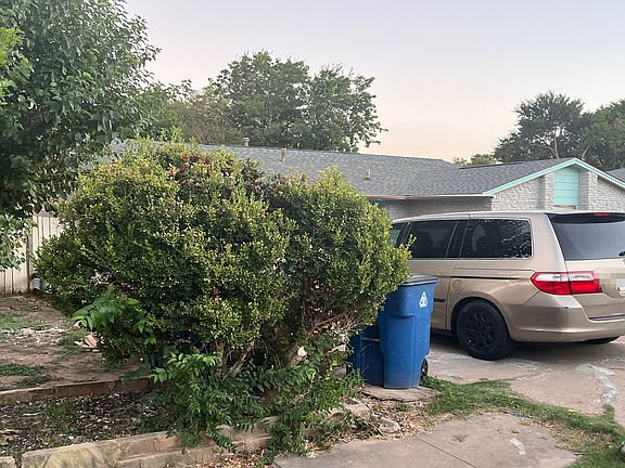 3rd image of 4805 Scarsdale Dr