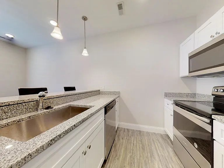 309 W Washington — Photo 19