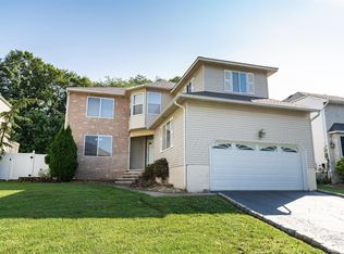 71 Ortley Ct, Matawan, NJ 07747