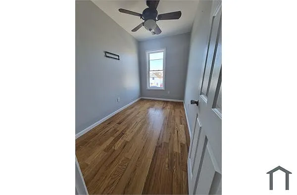 Building Photo - 113 Bloomfield Ave #2