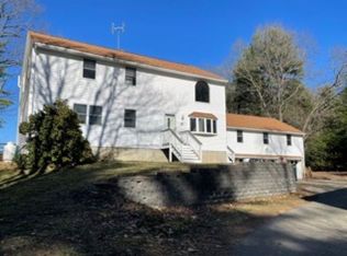 15 Old County Rd, Plaistow, NH 03865