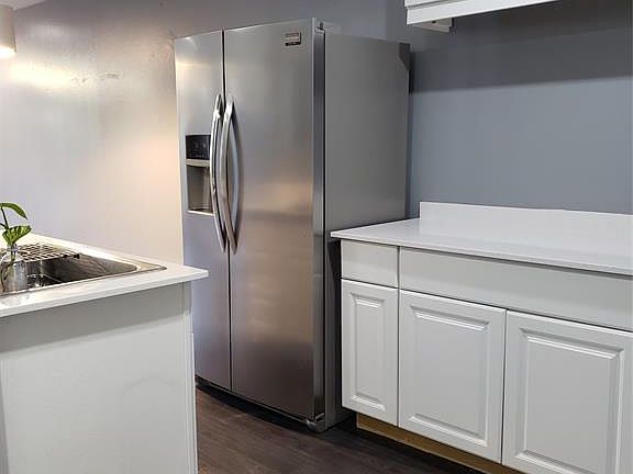 2nd image of 3300 Yorktown St APT 24