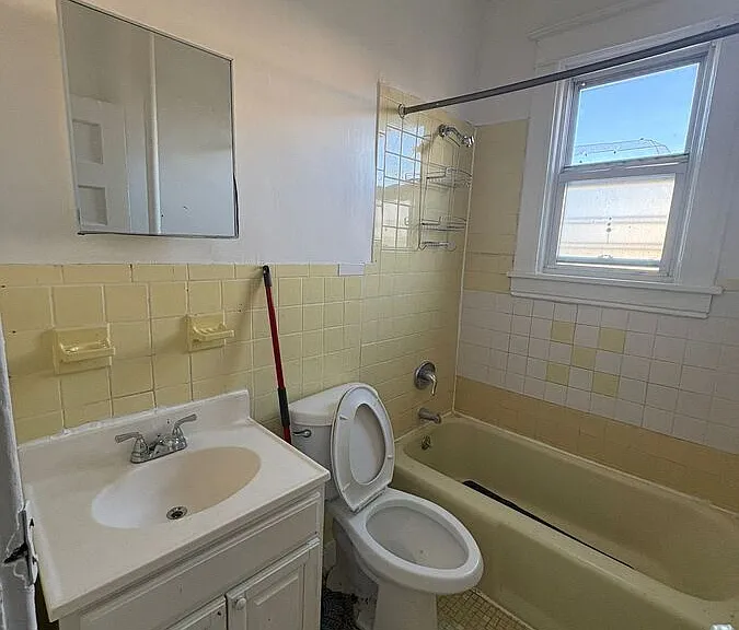23 Cedar St — Photo 6
