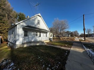 96 Waupaca St, Clintonville, WI 54929