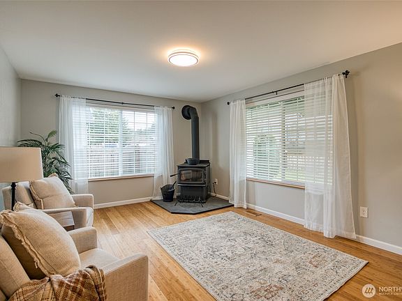 5th image of 828 Ocean Avenue