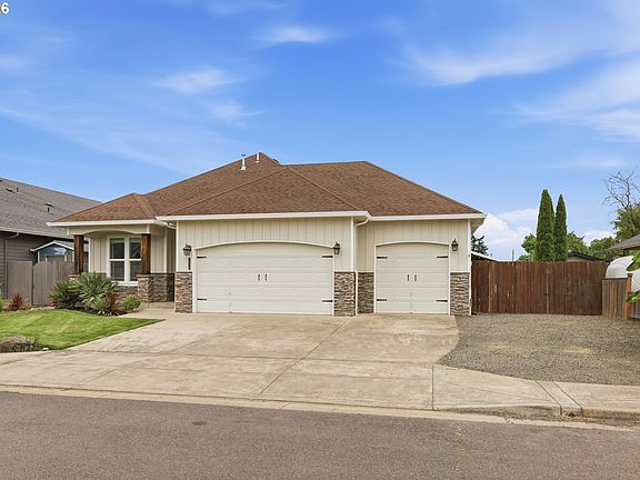 3rd image of 1046 Green Meadows Ave