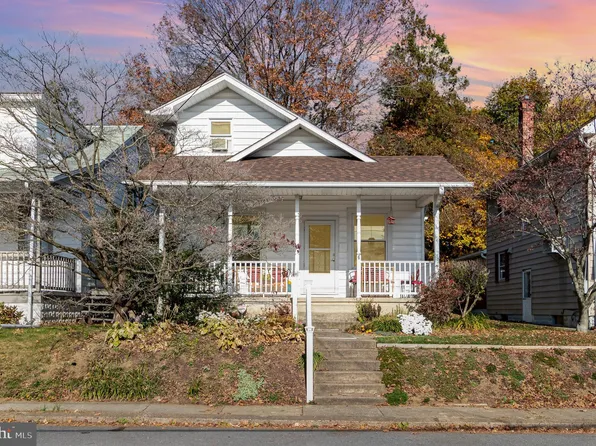 3410 Schoolhouse Ln, Harrisburg, PA 17109