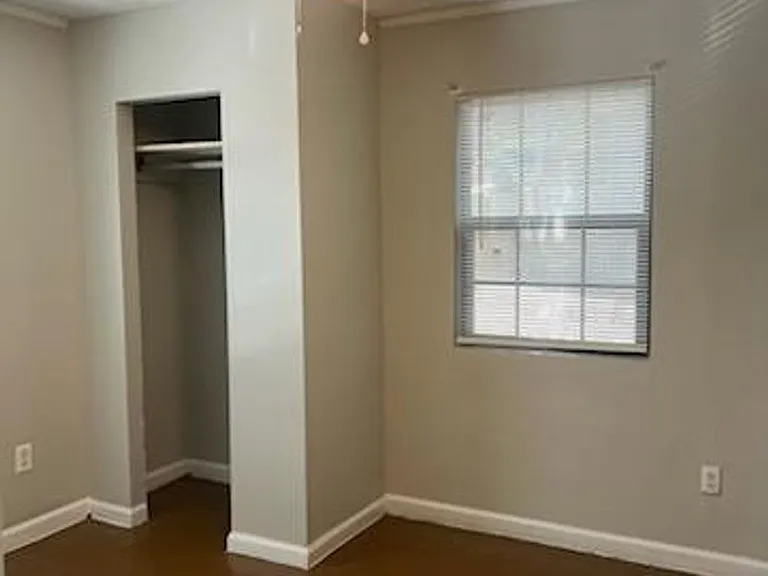 2204 Roosevelt Ave — Photo 2