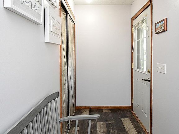 3rd image of 215 E Campbell St