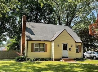 429 Elm St, Windsor Locks, CT 06096