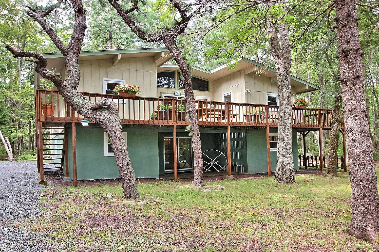 1529 Clover Rd photo 1