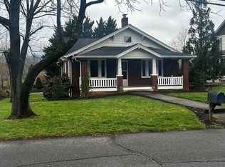 26 Central Ave, Weaverville, NC 28787