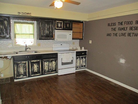 3rd image of 629 Williamson St