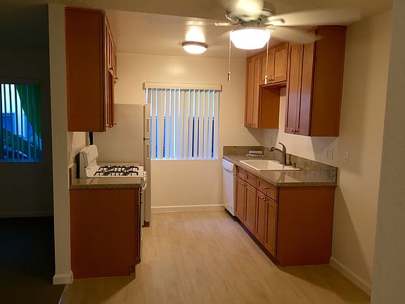 2nd image of 1539 N Bronson Ave APT 22