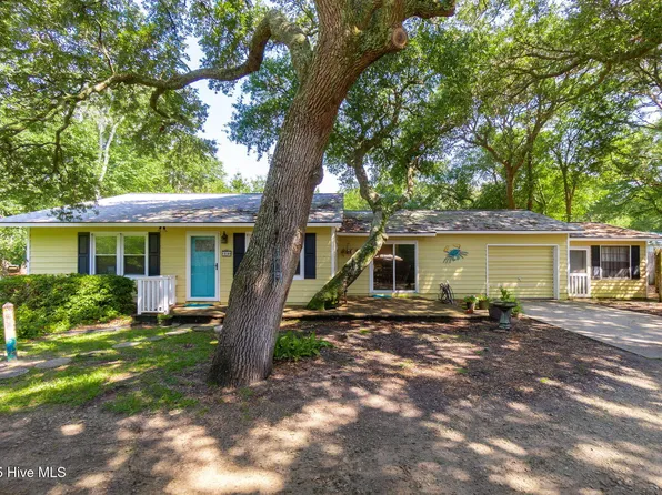 110 Holly Road, Pine Knoll Shores, NC 28512