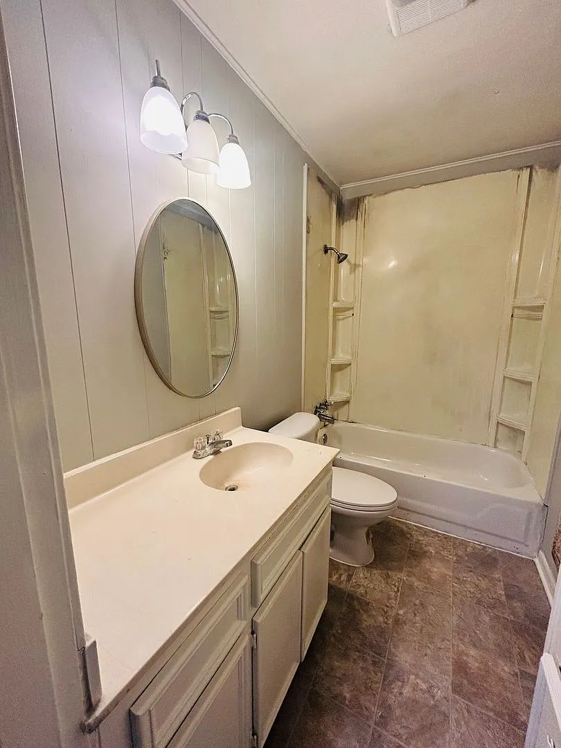 2 Bedroom Home in Heart of Texas — Photo 4