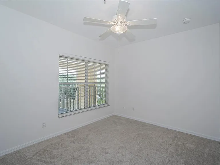 19355 Water Oak Dr #306 — Photo 19