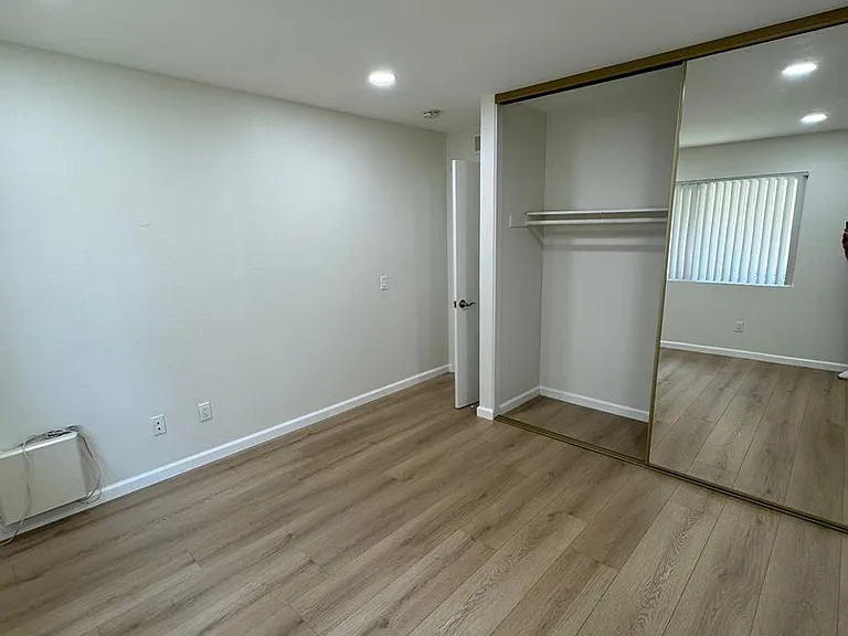 11170 Poplar St — Photo 2