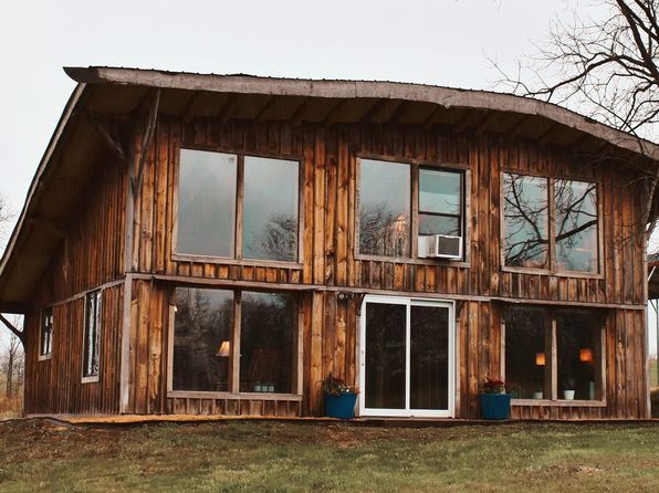 5664 N Dutch Hollow Rd, Potosi, WI 53820