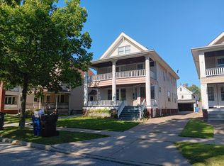 1290 W 105th St, Cleveland, OH 44102