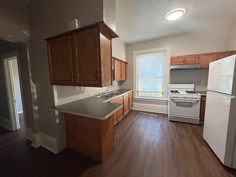 1557 Forrest Ave NE — Photo 1