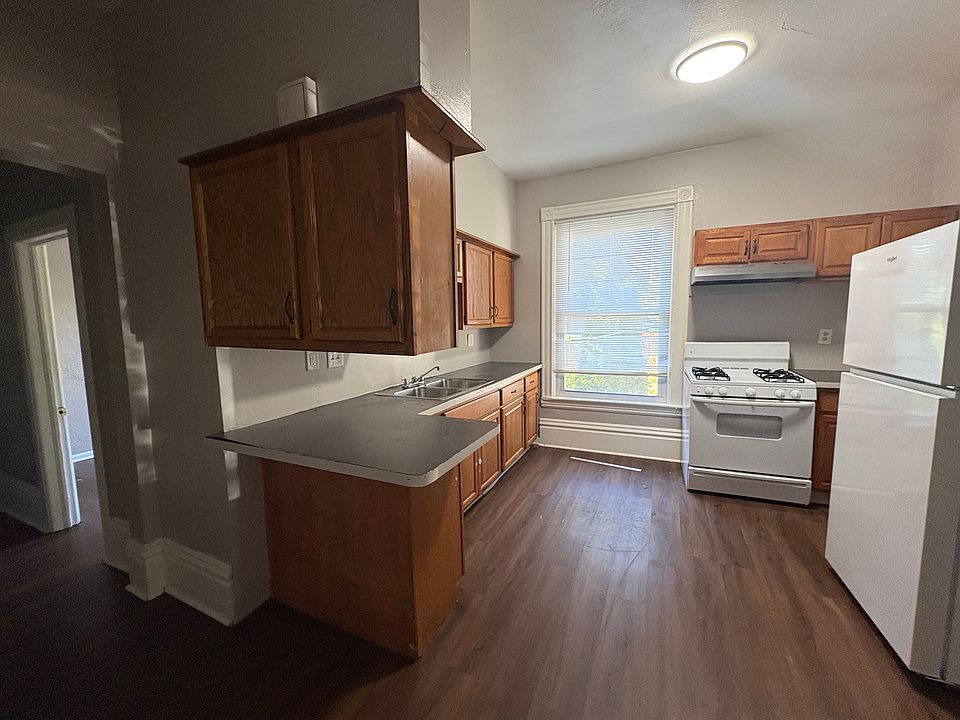 1st image of 1557 Forrest Ave NE