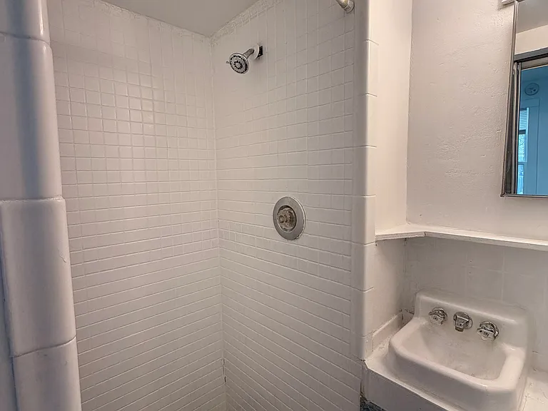 206 Avondale Ave #1 — Photo 10