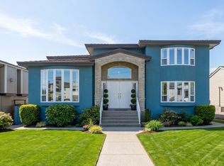 8362 13th Ave #7, Burnaby, BC V3N 2G7