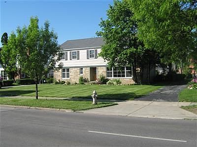 3rd image of 3276 Van Aken Blvd