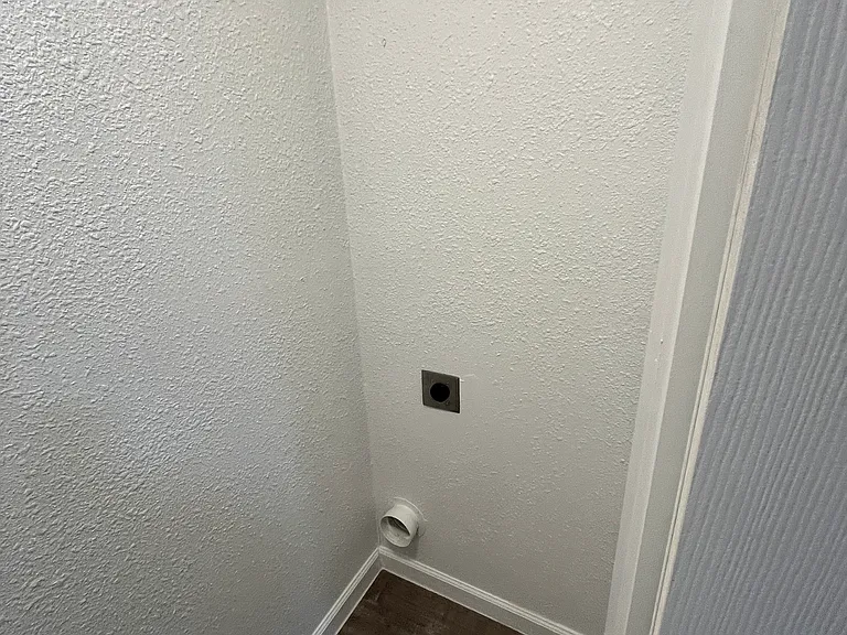 1227 S Montclair Ave — Photo 11